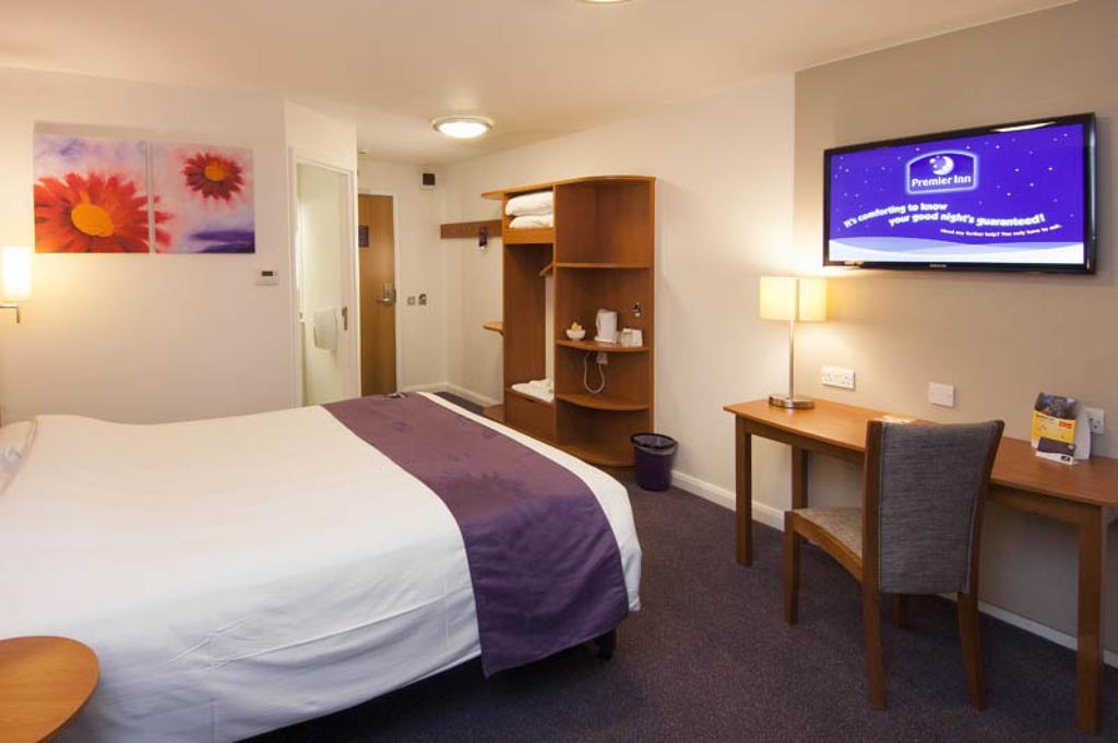 Premier Inn Glasgow Airport Пейсли Экстерьер фото