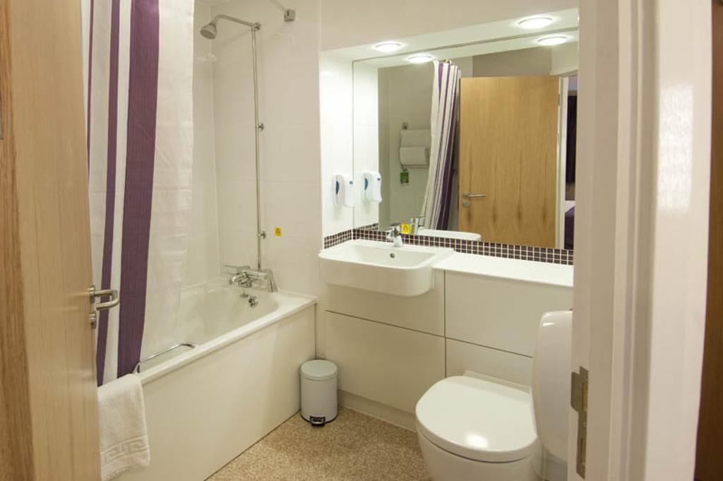 Premier Inn Glasgow Airport Пейсли Экстерьер фото