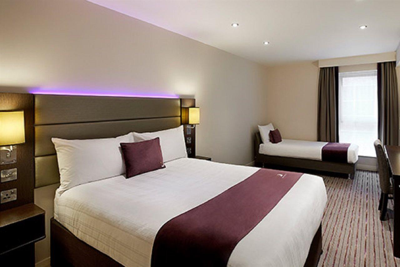 Premier Inn Glasgow Airport Пейсли Экстерьер фото