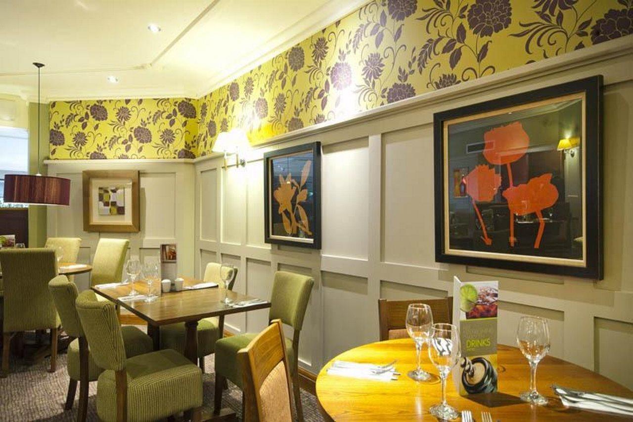 Premier Inn Glasgow Airport Пейсли Экстерьер фото